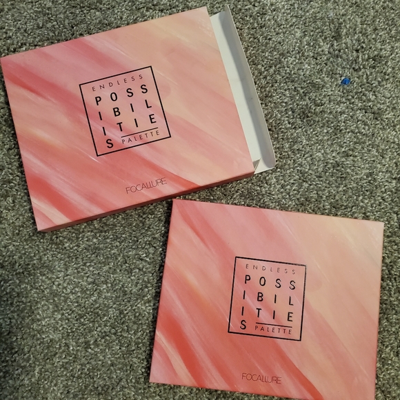 Focallure Endless Possibilities Eyeshadow Palette - Picture 2 of 3